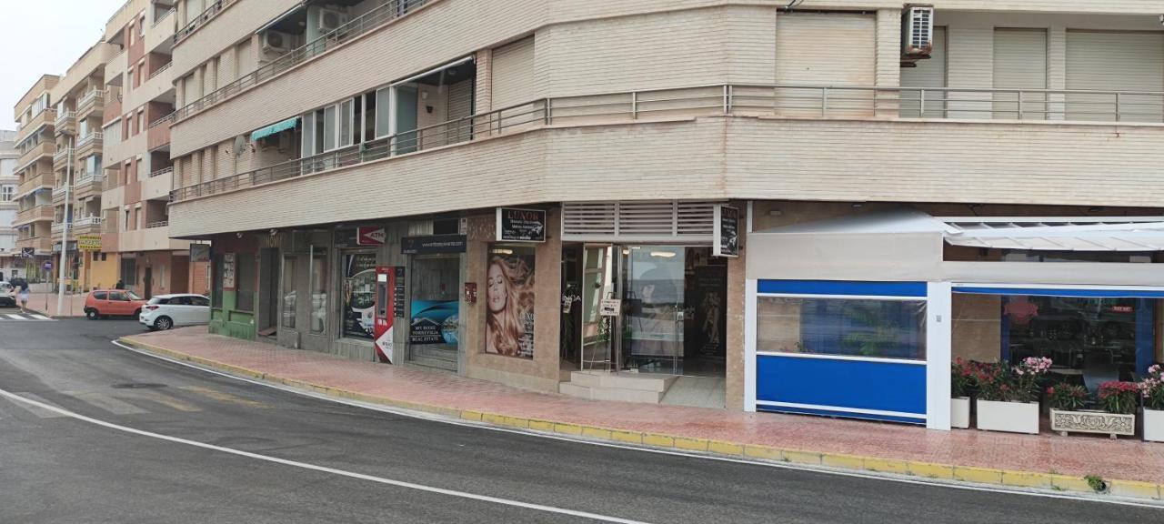 Cozy Studio Apartment Near The Beach Τορεβιέχα Εξωτερικό φωτογραφία
